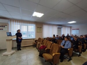 Члены молодежного совета при Ветковском районном совете депутатов продолжают реализацию информационно-просветительского проекта #ВТЕМЕ.Голосуем.