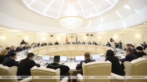 Представителей религиозных конфессий и госорганов объединил круглый стол в Минске