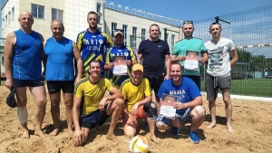 На площадке детско-юношеской спортивной школы прошли первые районные соревнования по пляжному волейболу