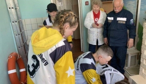 Сегодня в городской школе прошёл районный слёт клубов спасателей-пожарных