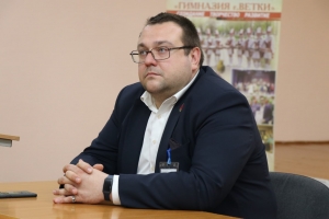 Глава района Павел Силивончик в рамках работы информационно-пропагандистской группы встретился с коллективом городской гимназии