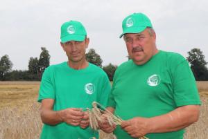 Список героев хлебной нивы пополнился новыми именами. В в Ветковском районе чествовали первых комбайнеров-тысячников. 