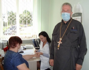 Настоятель городского Свято-Преображенского храма протоиерей Михаил Борисёнок принял участие в профилактической вакцинации против COVID-19